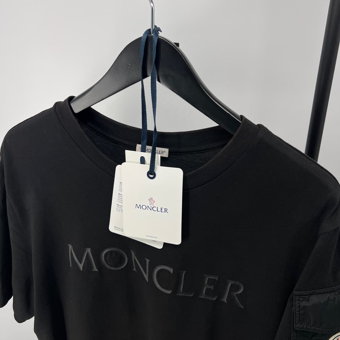 몽클레어 로고 반팔 티셔츠 블랙 상품이미지4