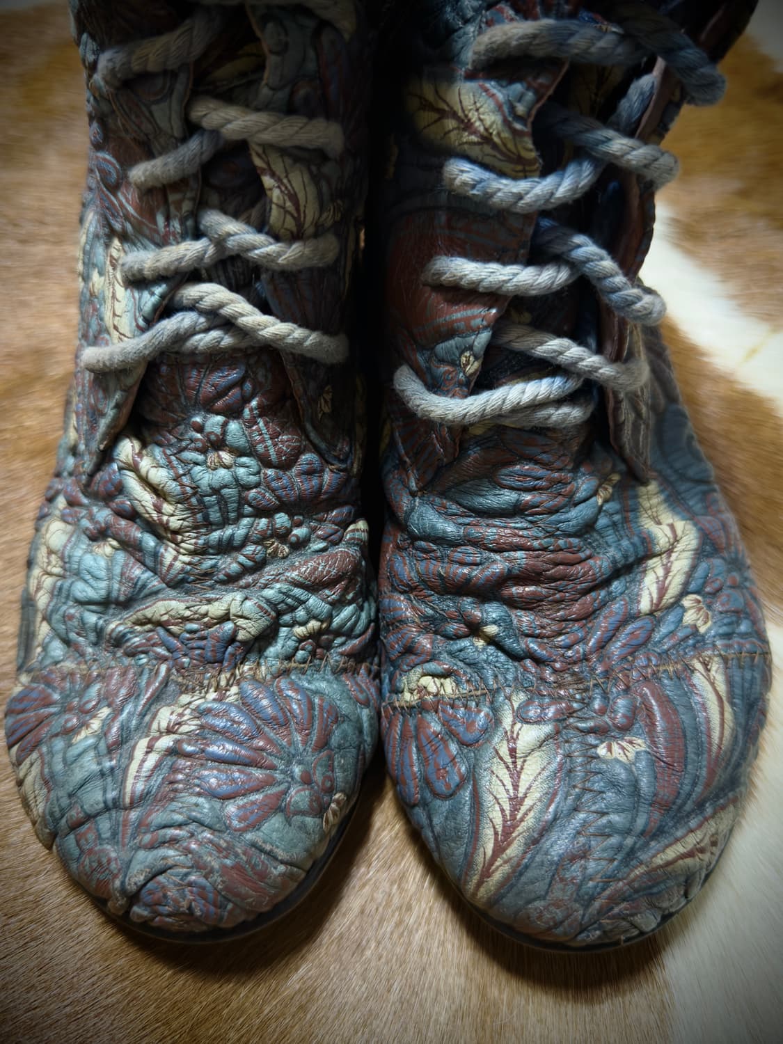 Flowers Embossing sheep Leather Boots 상품이미지6