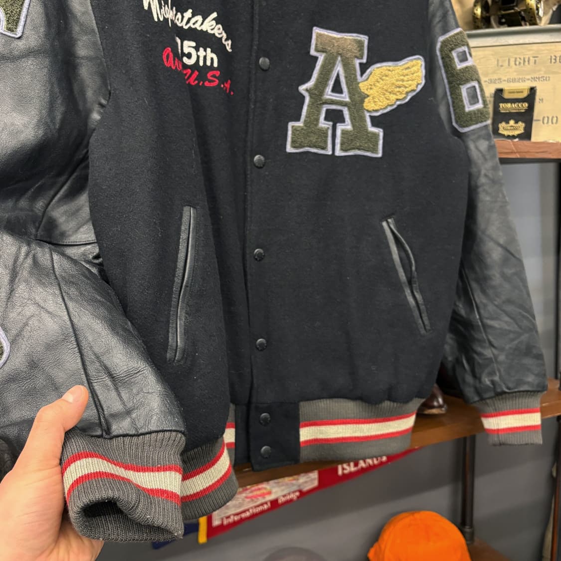 90s 아비렉스 나이트스태커즈 엠브로이드 레더 바시티자켓 N453 상품이미지4