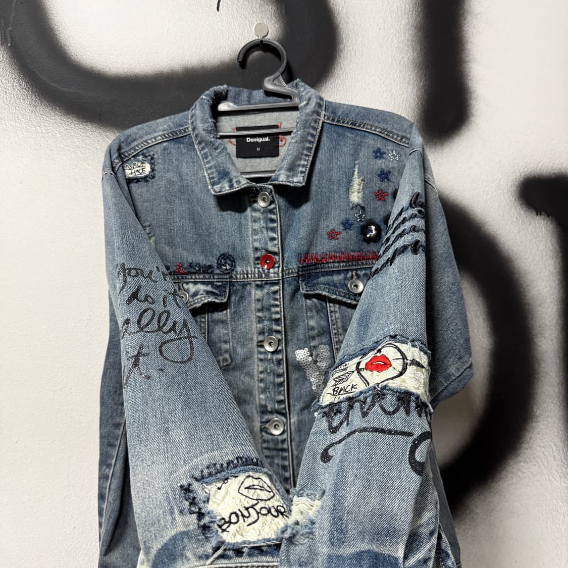 데시구알 디스트로이드 데미지 워싱 데님 트러커 자켓 상품이미지5