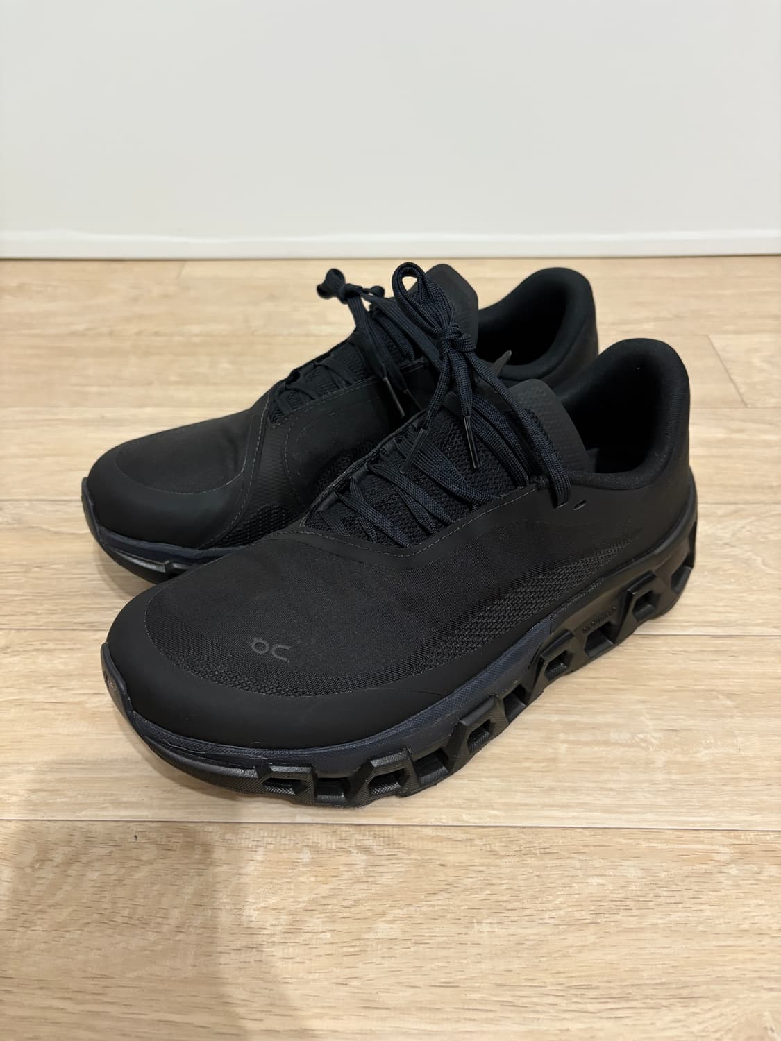 온 러닝 X 파프 / 클라우드몬스터 2 블랙 마그넷 / 270 상품이미지1