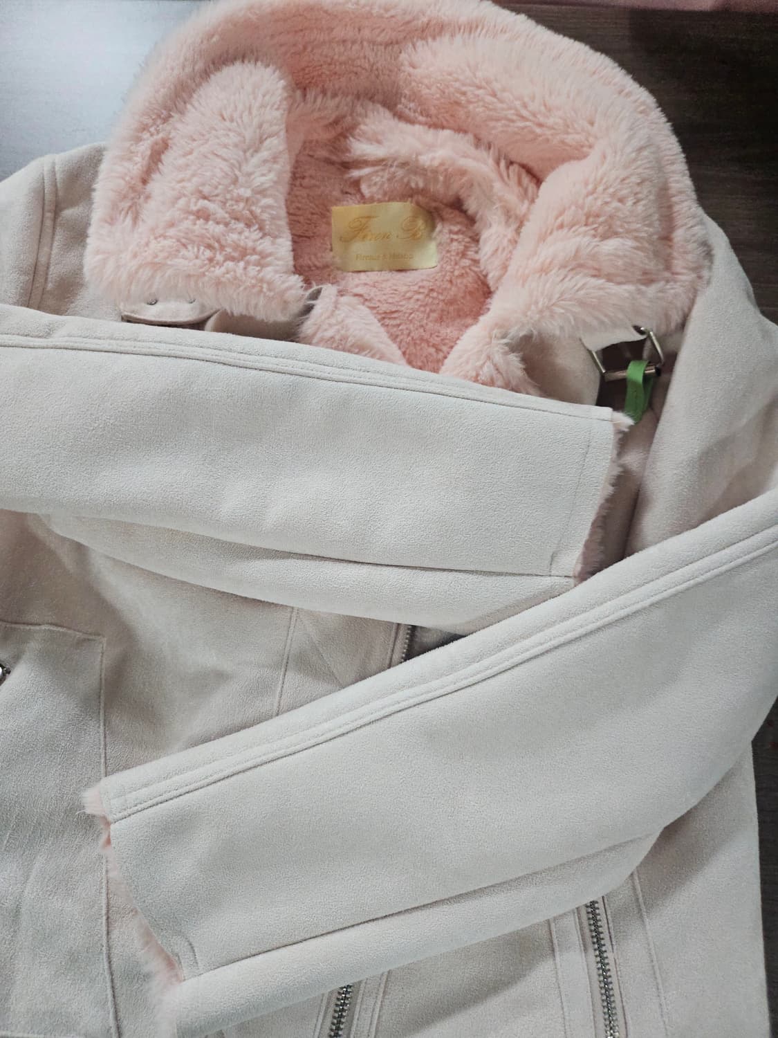 딸기우유빛깔 에코퍼 무스탕자켓  세탁완료  상품이미지8