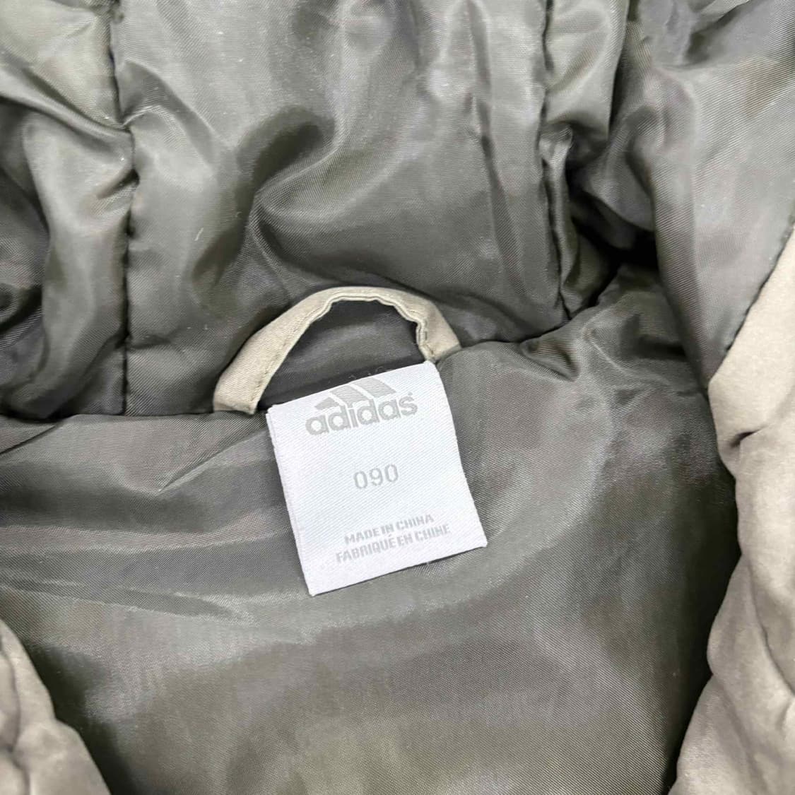 아디다스 y2k 멀티포켓 카키 세미크롭 걸즈 패딩 자켓 점퍼(90) 상품이미지4