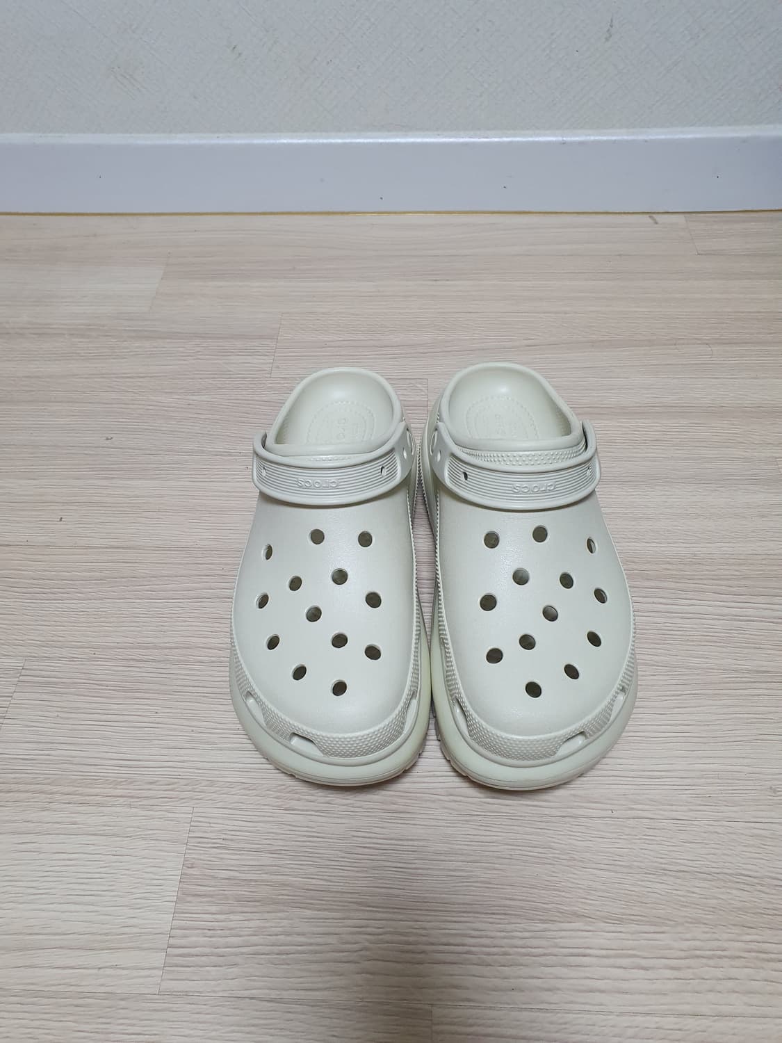 크록스 메가 크러쉬 샌들 슬리퍼 270 상품이미지3