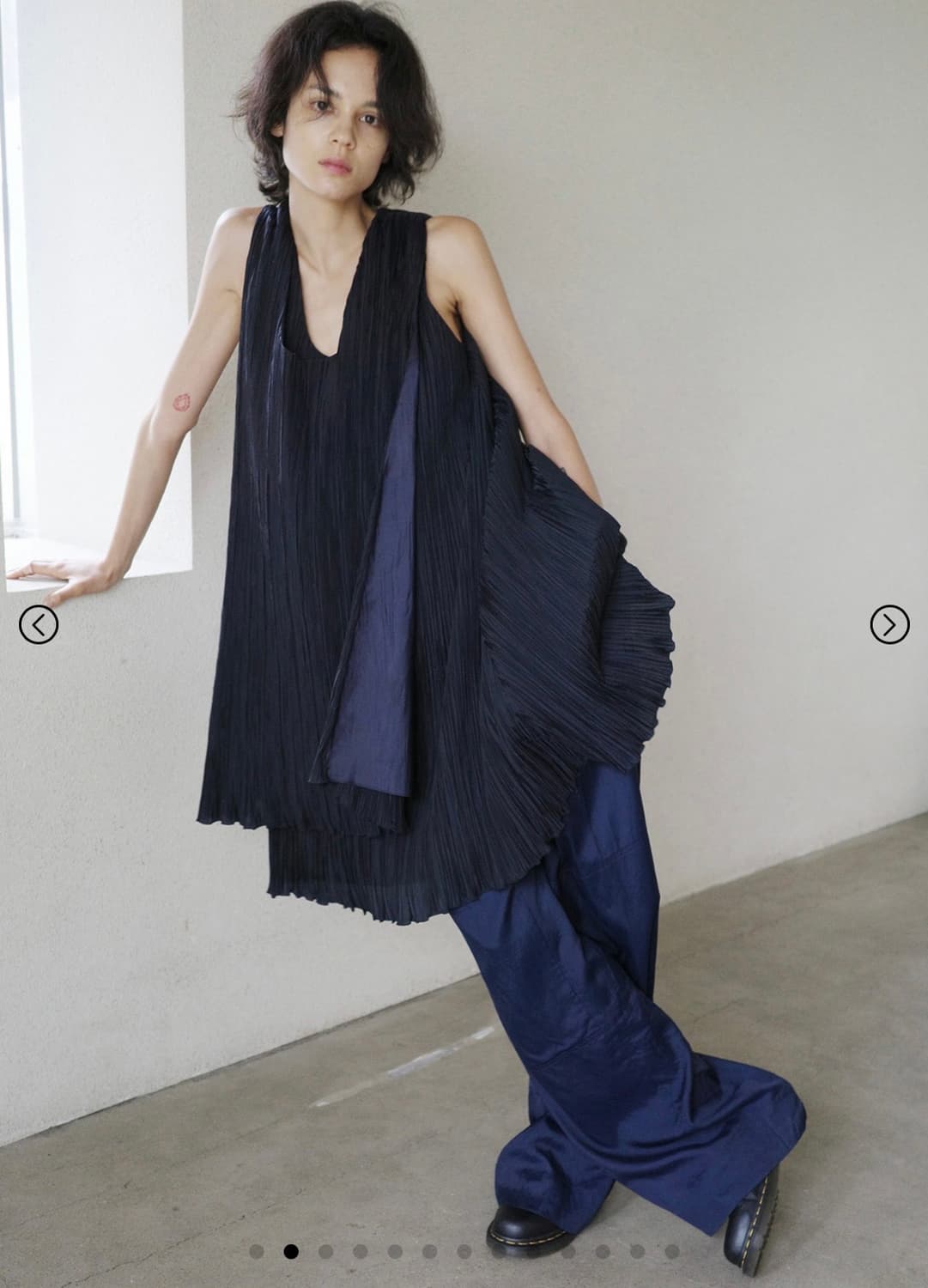 Hwi 미니 플리츠 원피스 midnight 상품이미지3