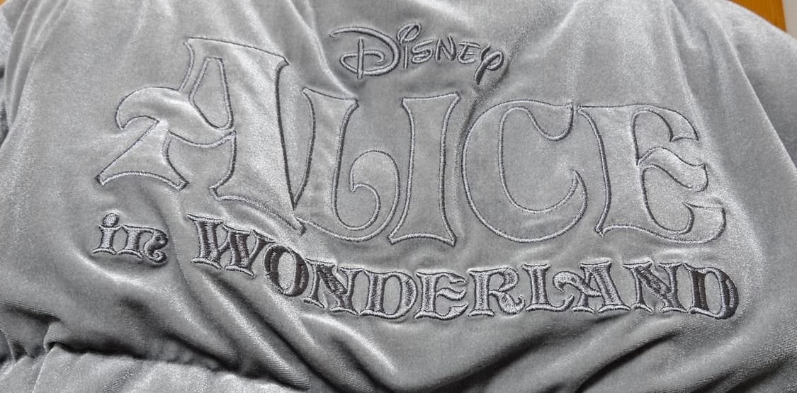 디즈니 앨리스 벨벳 패딩 (그레이) / 실착 5회 미만 / 상태 좋음 상품이미지7