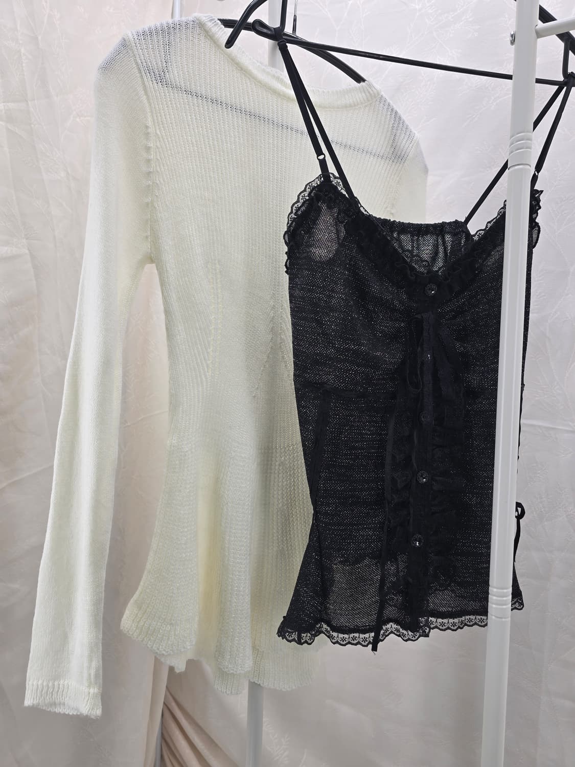 코디 화이트 긴팔 가디건 + 블랙 레이스 뷔스티에 세트 상품이미지1