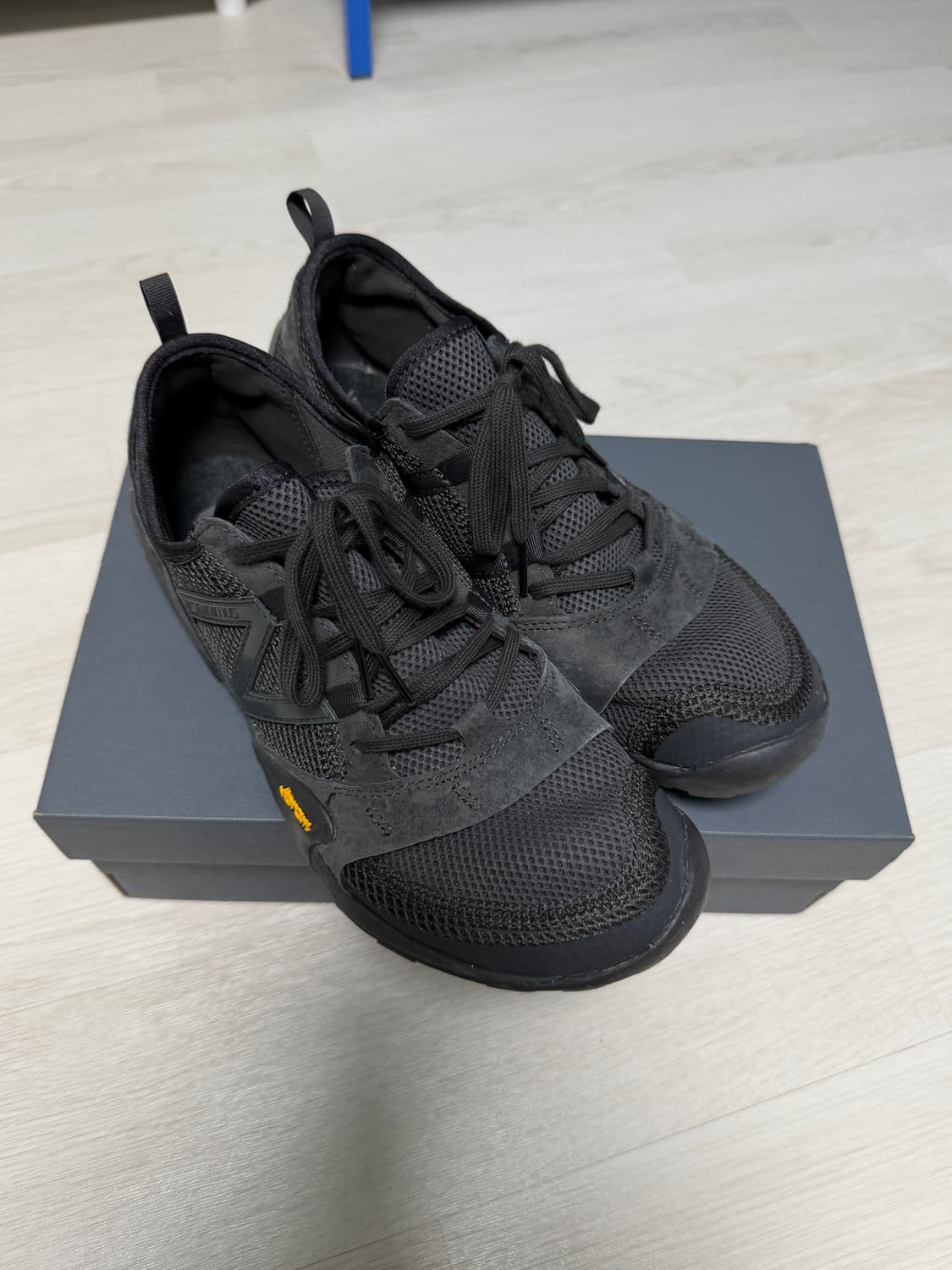 뉴발란스 미니머스 mt10 블랙 캐슬락 상품이미지1