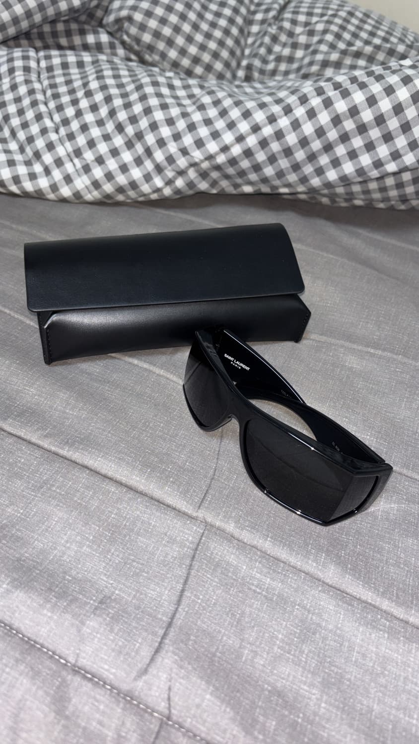 생로랑 Saint Laurent 선글라스 플레이보이 카티 착용 상품이미지2