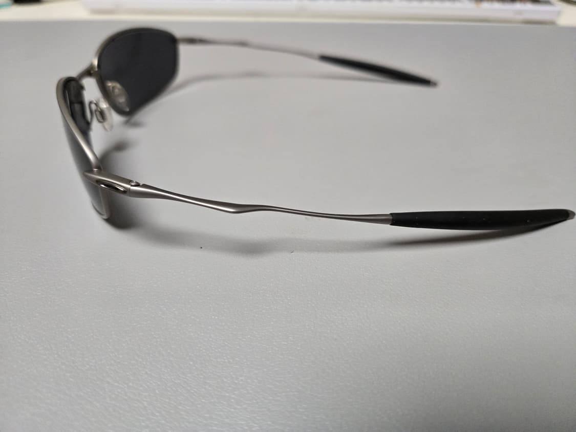 오클리 Ti 위스커 풀티타늄 상품이미지2