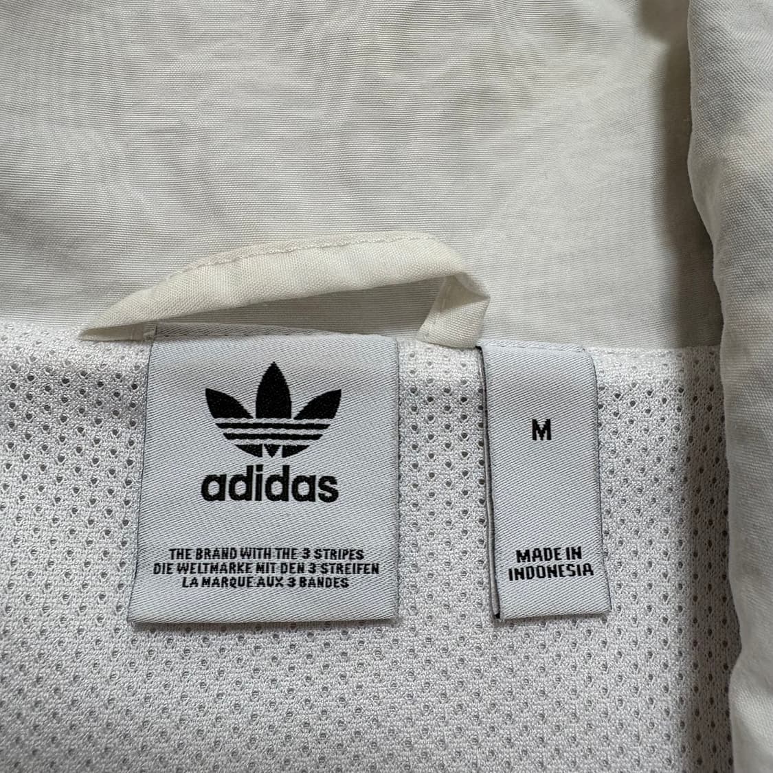 아디다스 우븐 바람막이 상품이미지4