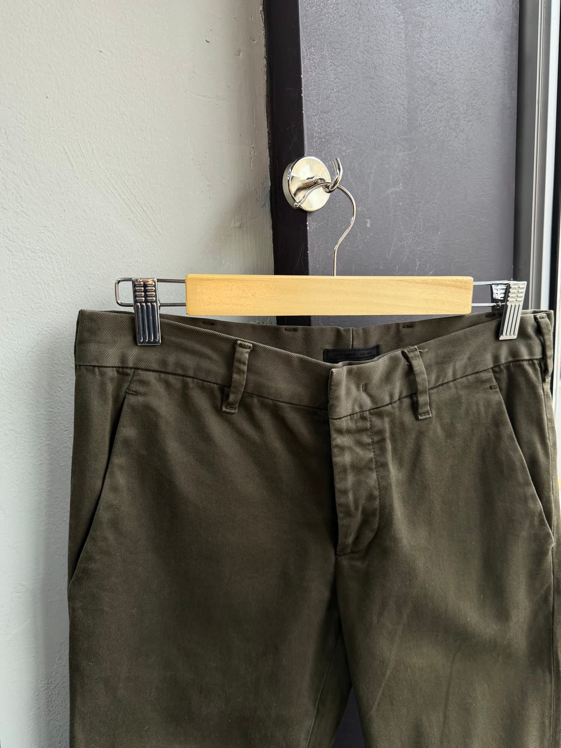 30/ 프라다 가먼트다이드 치노 팬츠 상품이미지3