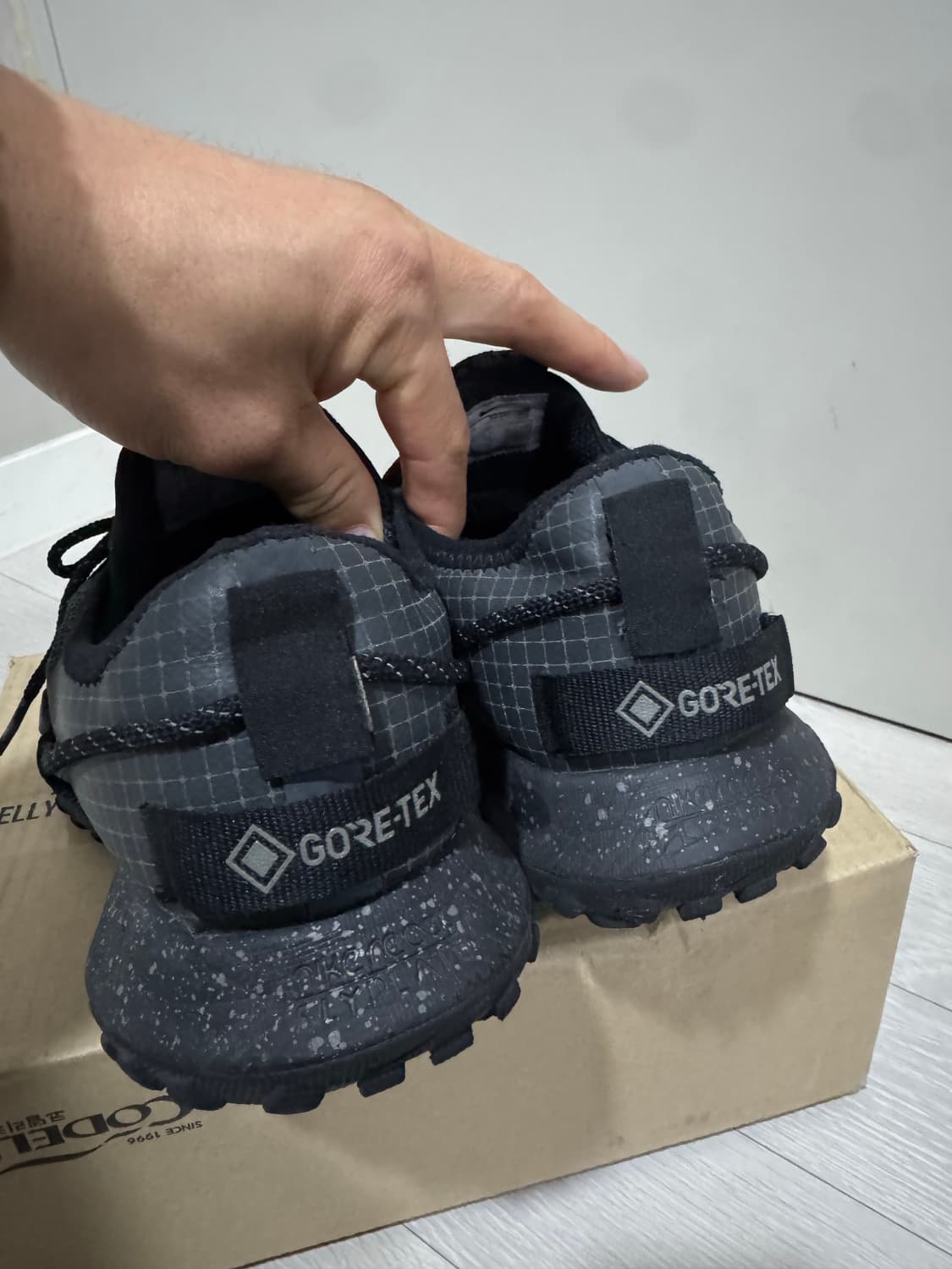 나이키 ACG 마운틴 플라이 로우 고어텍스  상품이미지3