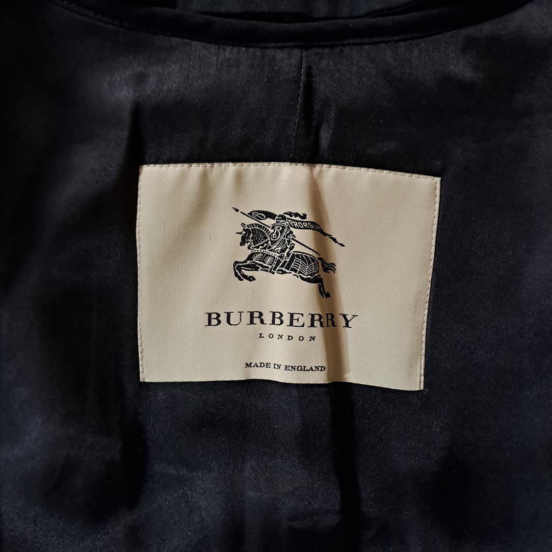 (택포) 버버리 블랙 개버딘 내피포함 롱코트 50 B690 상품이미지7