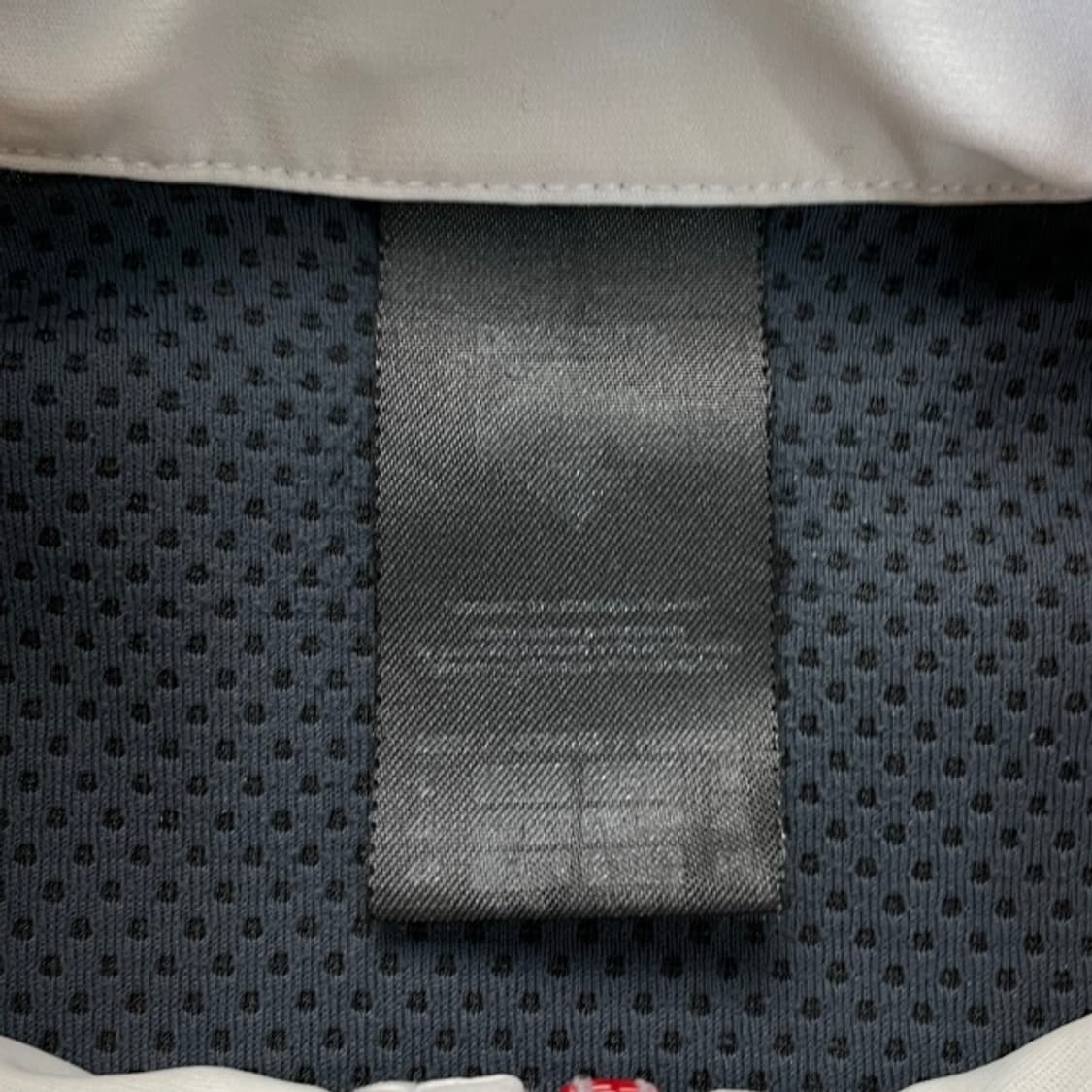 100 데상트 경량 집업  상품이미지3