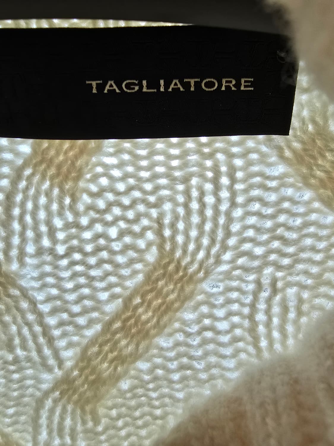 딸리아또레 버진울 연한아이보리 색상 52사이즈입니다. 상품이미지2