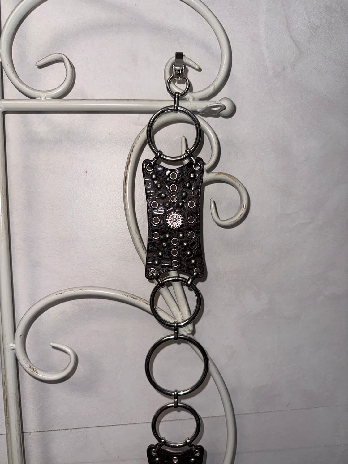 Dark brown oriental python stud chain 벨트 상품이미지3