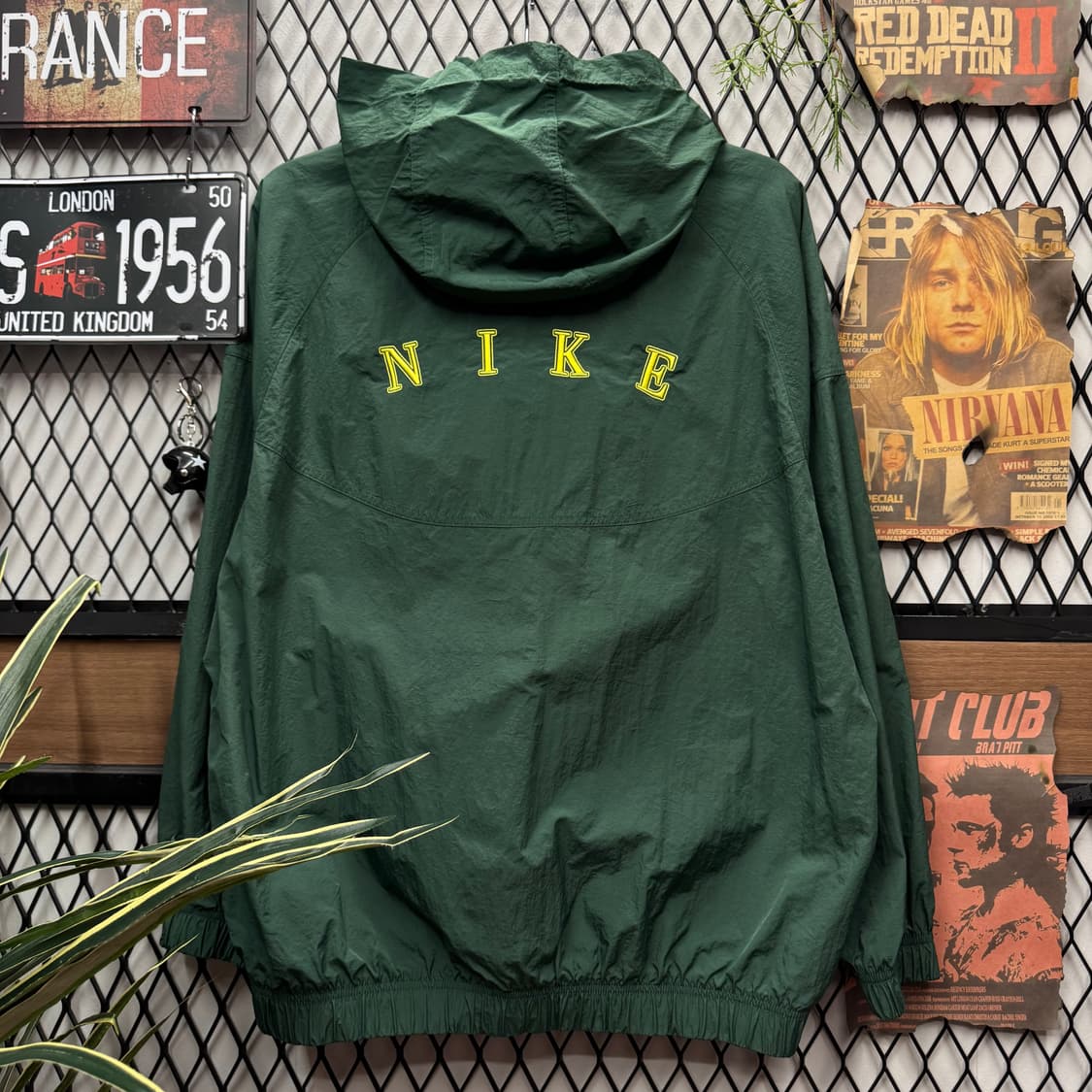 나이키 바람막이 후면 레터링 로고 포인트 옐로우그린 배색 상품이미지2