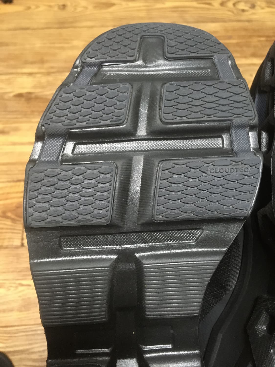 온러닝 파프 클라우드몬스터2 블랙 판매합니다  상품이미지7