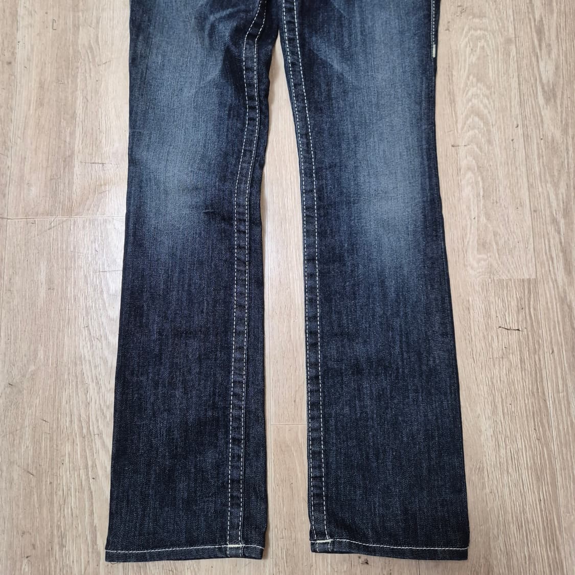 트루릴리전 여성 워싱 스트레이트 데님진 청바지 상품이미지3