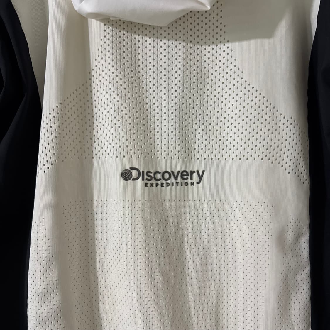 디스커버리 바람막이 후드집업 🤍🖤 상품이미지9