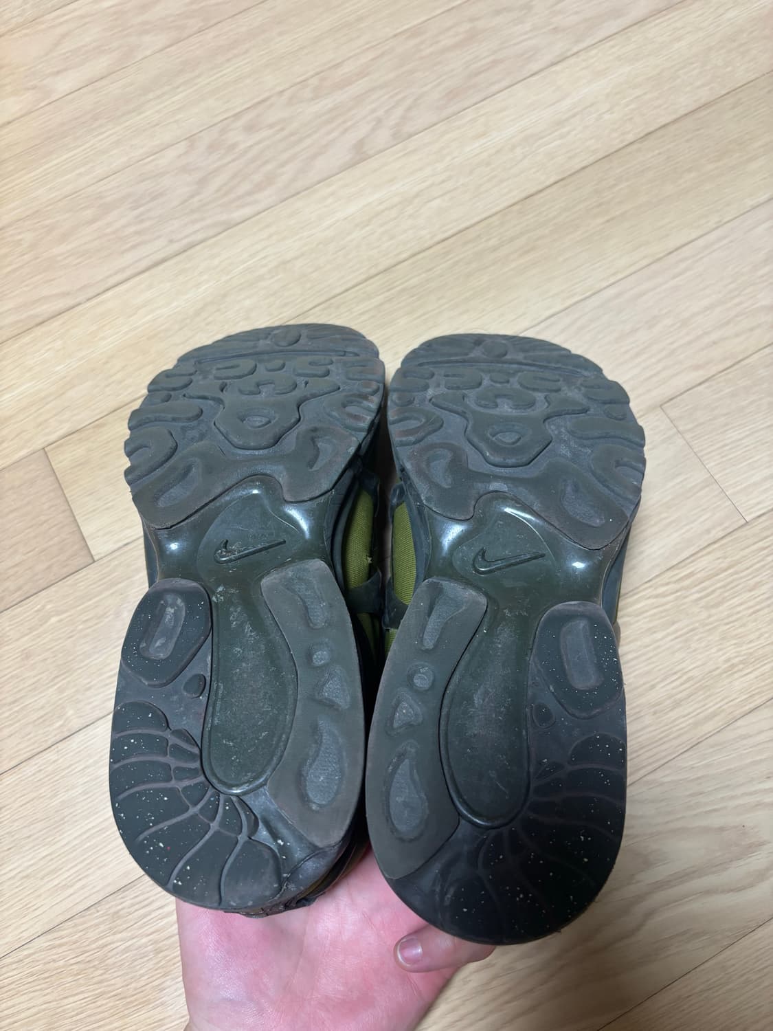 나이키 에어 쿠키니 필그림 세쿼이아 270 상품이미지2