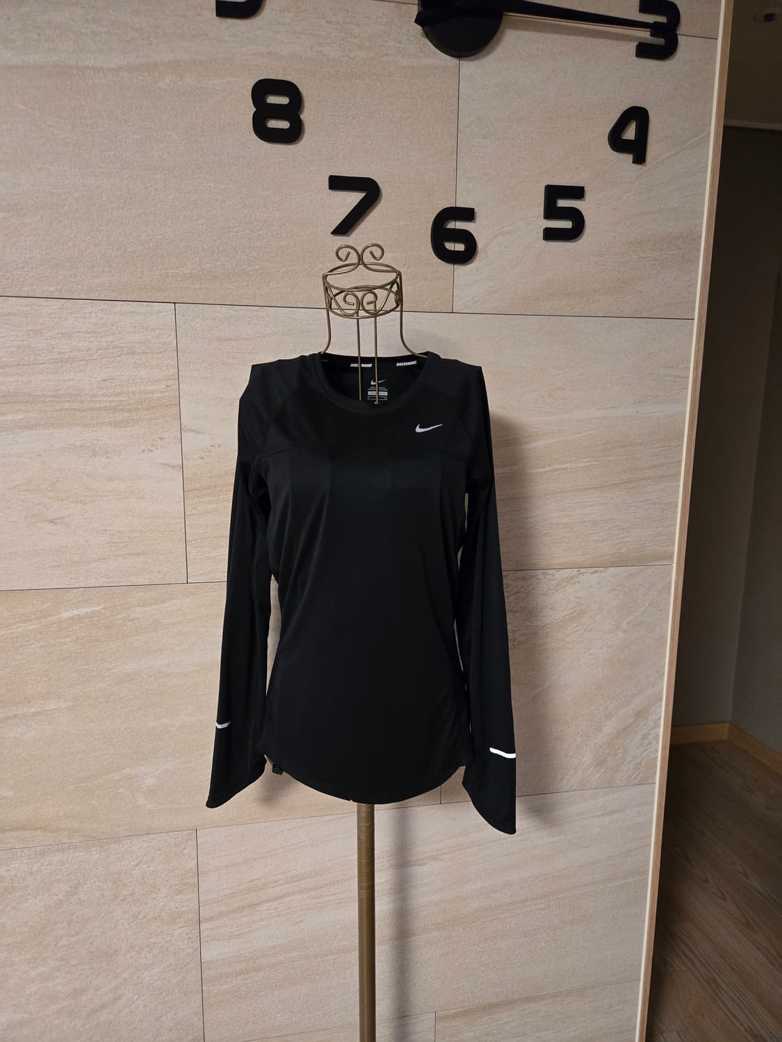 [s] 나이키 러닝 드라이핏 여성 긴팔티 런닝복 상품이미지1