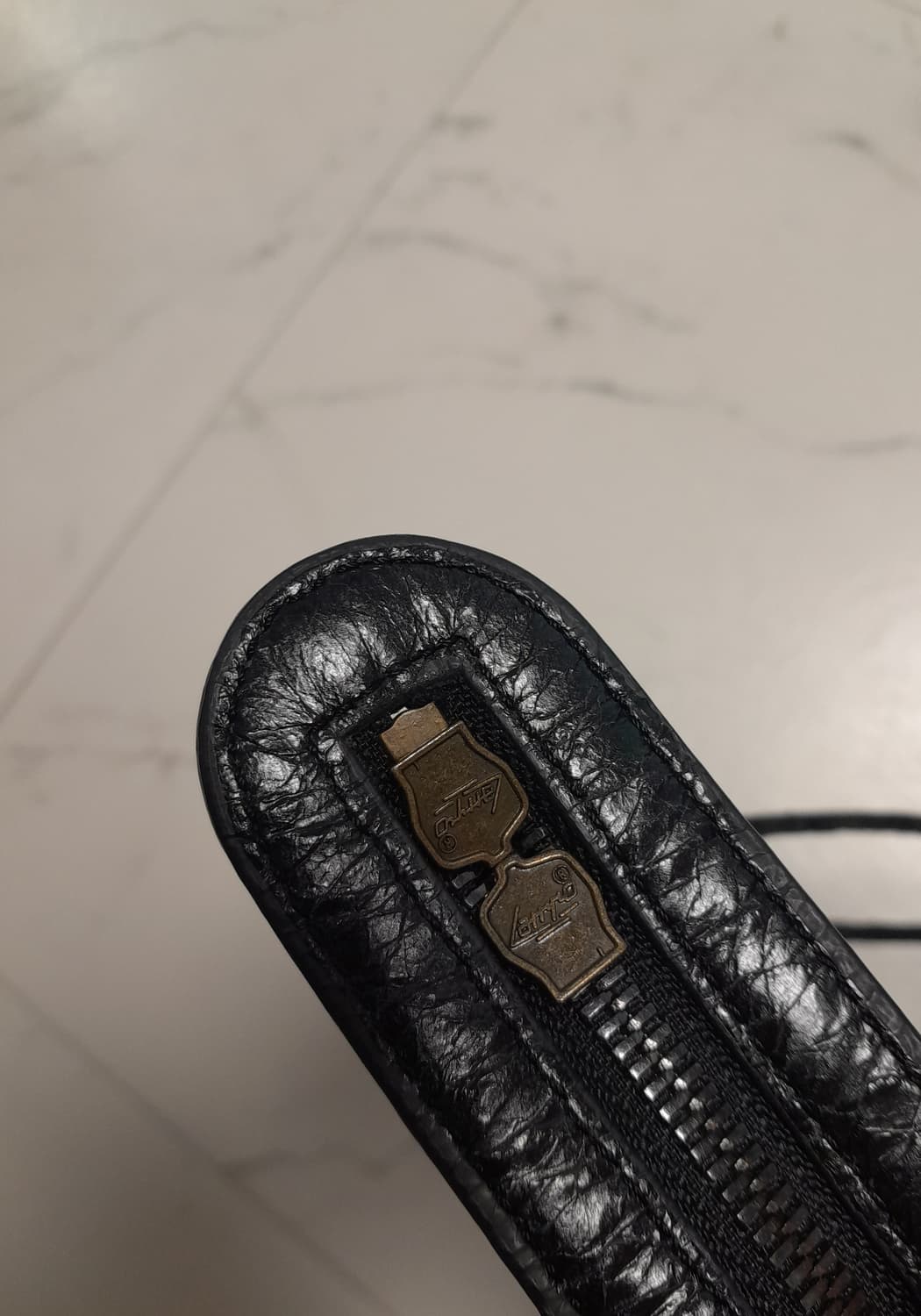 정품 발렌시아가 모터백 미듐 블랙 상품이미지7