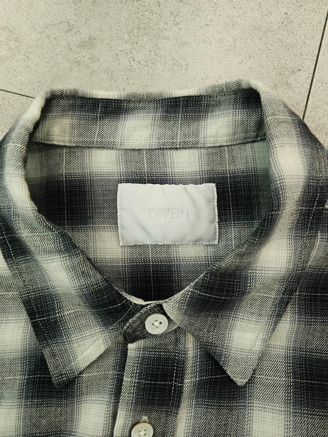 다이브인 옴브레 체크 셔츠 상품이미지3