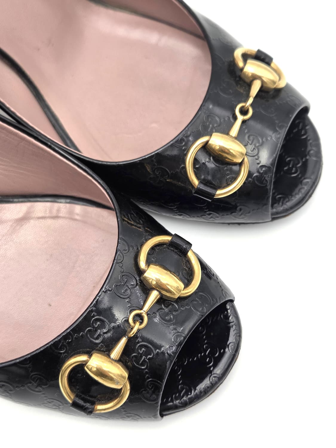 구찌 블랙 페이던트 홀스빗 핍토 펌프스 상품이미지5