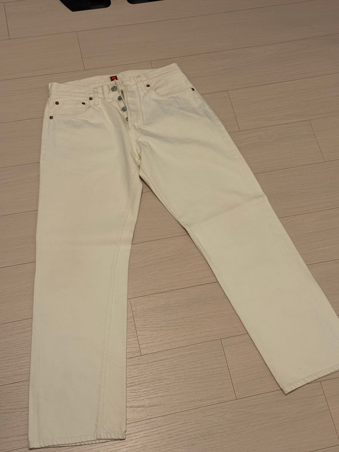 레졸루트 711 32/32 10주년 화이트 판매합니다 상품이미지1