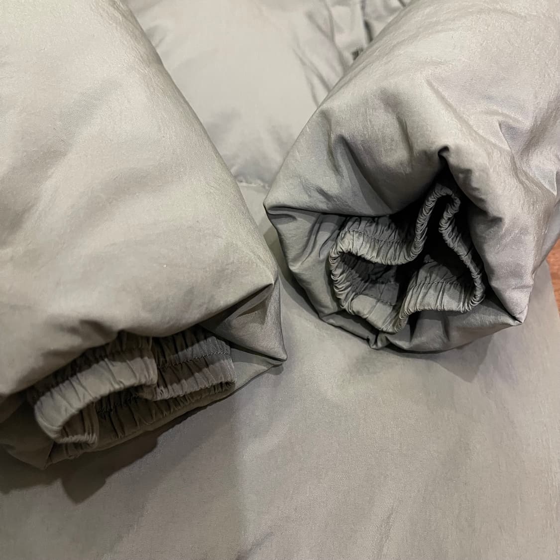 띠어리 다운패딩 상품이미지3