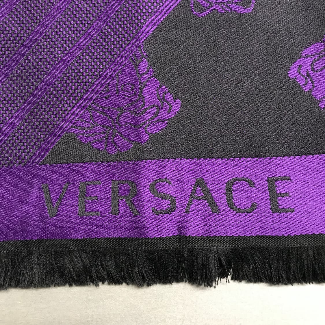 베르사체 메두사 퍼플 머플러 상품이미지6
