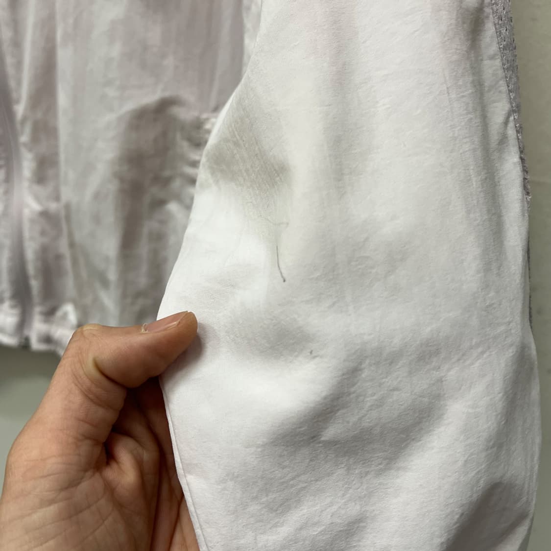 아디다스 에센셜 리피트 로고 루즈핏 바람막이 자켓 S 상품이미지6