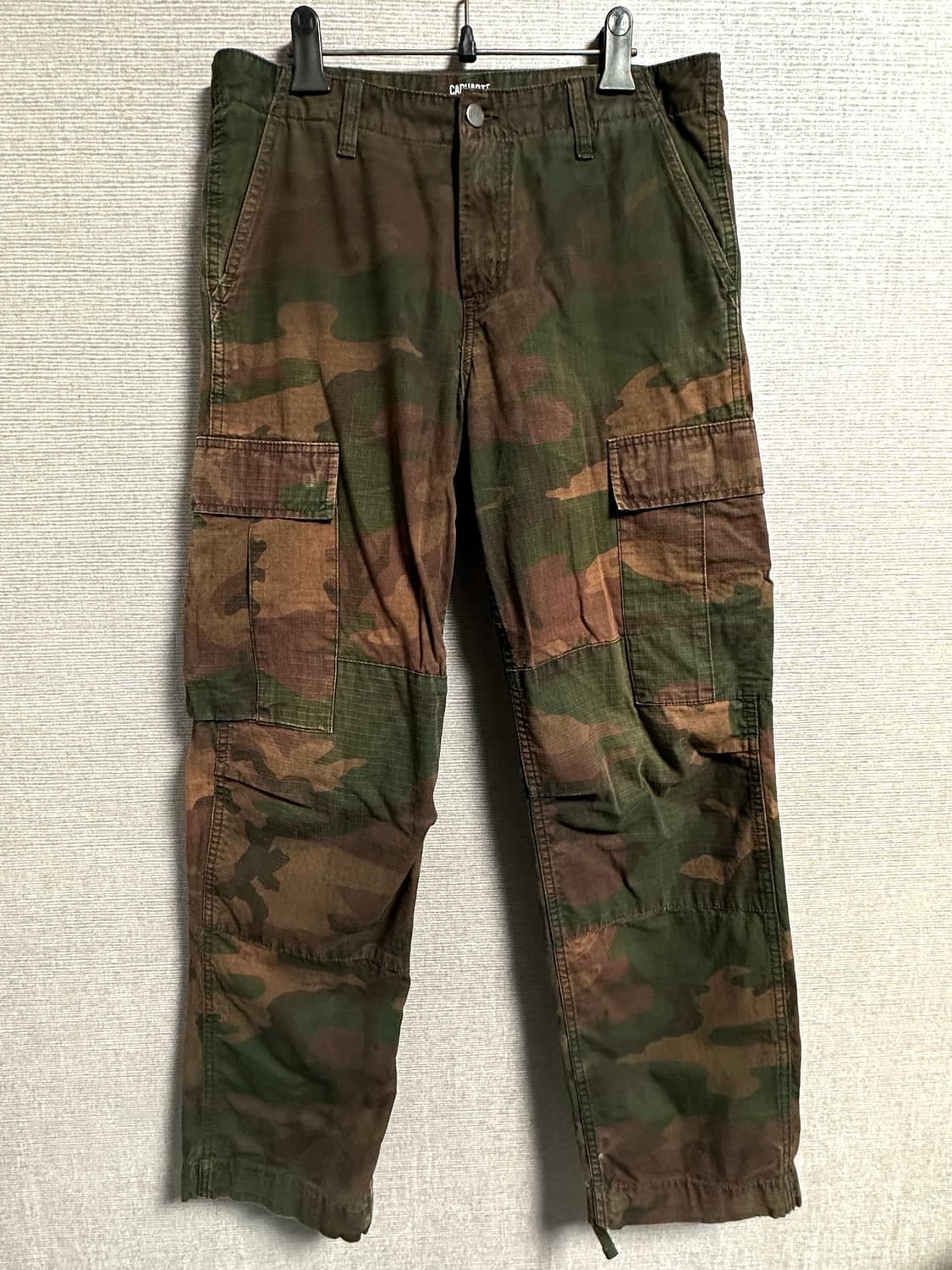 칼하트 WIP 카모 립스탑 팬츠 상품이미지1