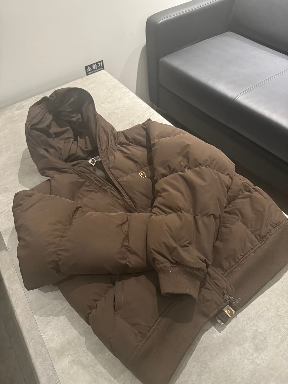 베이프 22fw 브라운 후드다운 패딩 상품이미지1