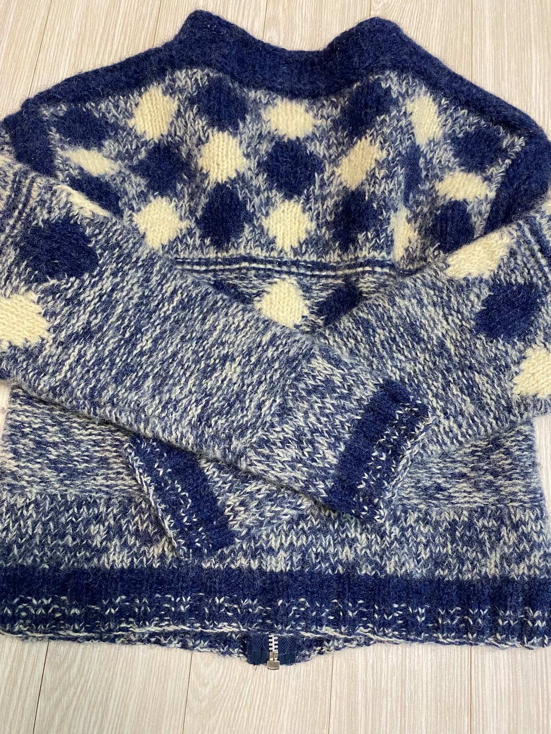 니트 집업 상품이미지2