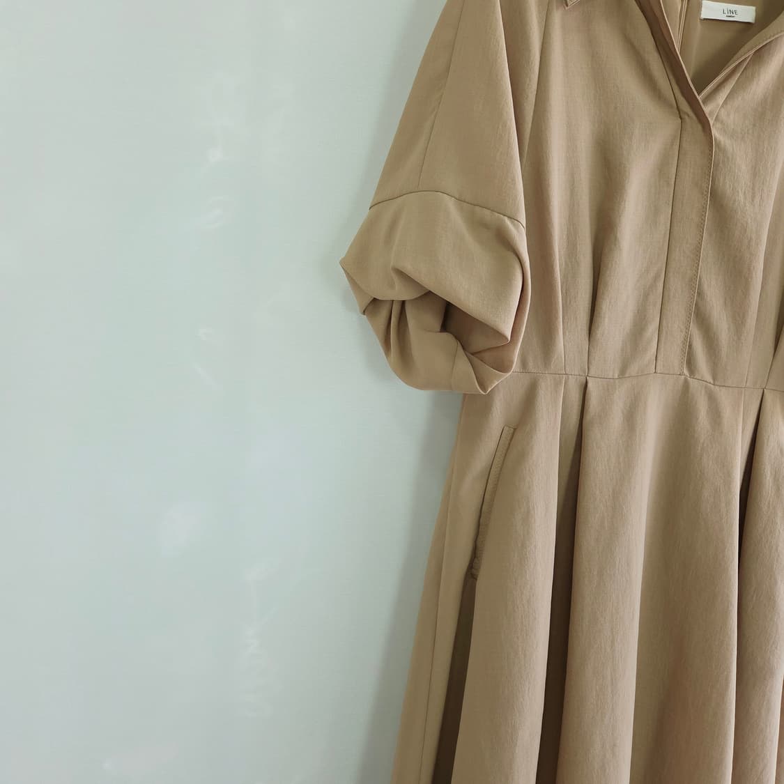 [LINE] 라인 베이지 플레어 원피스 여성 데일리 66 상품이미지3