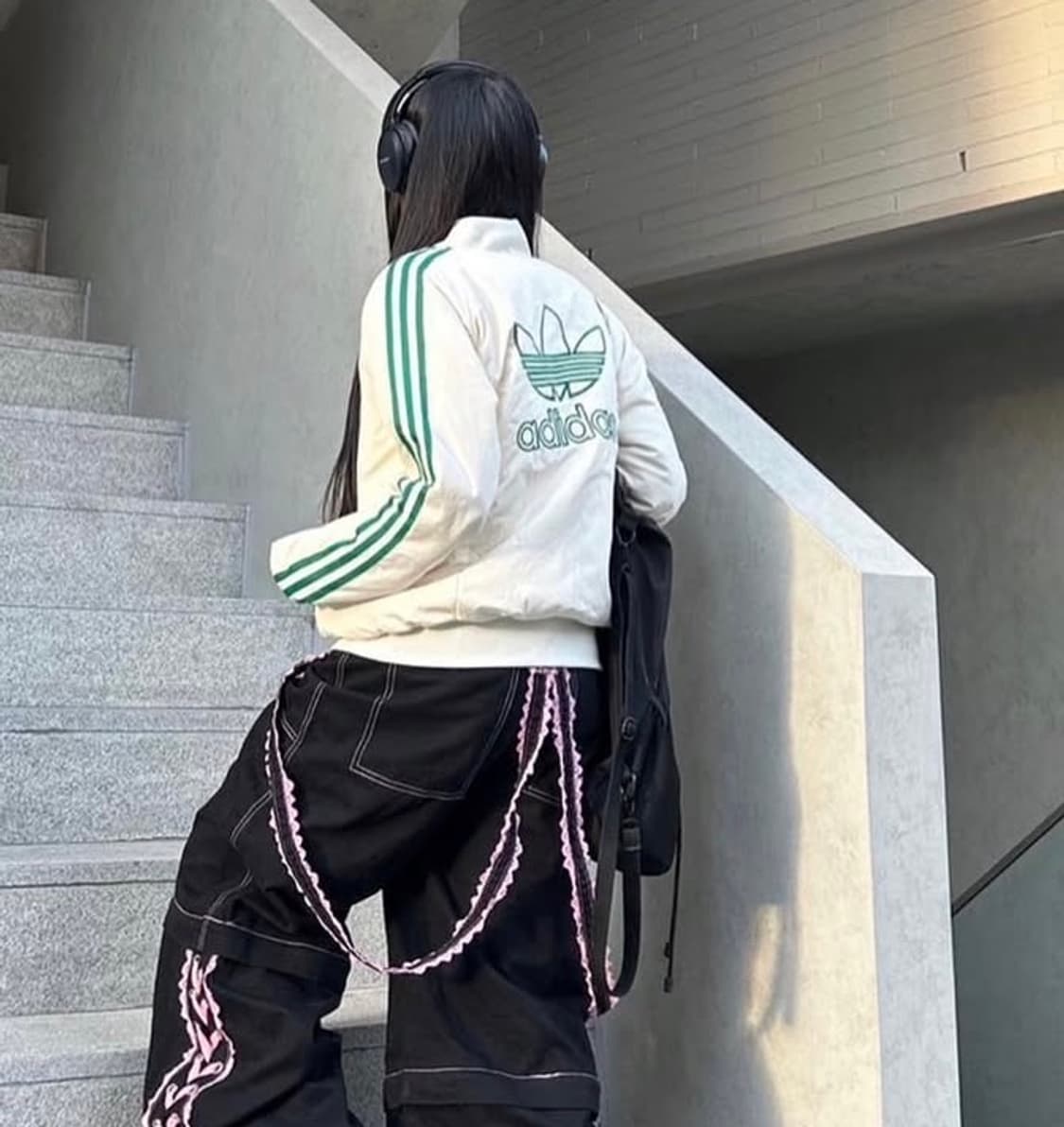 아디다스 흰초패딩 상품이미지3