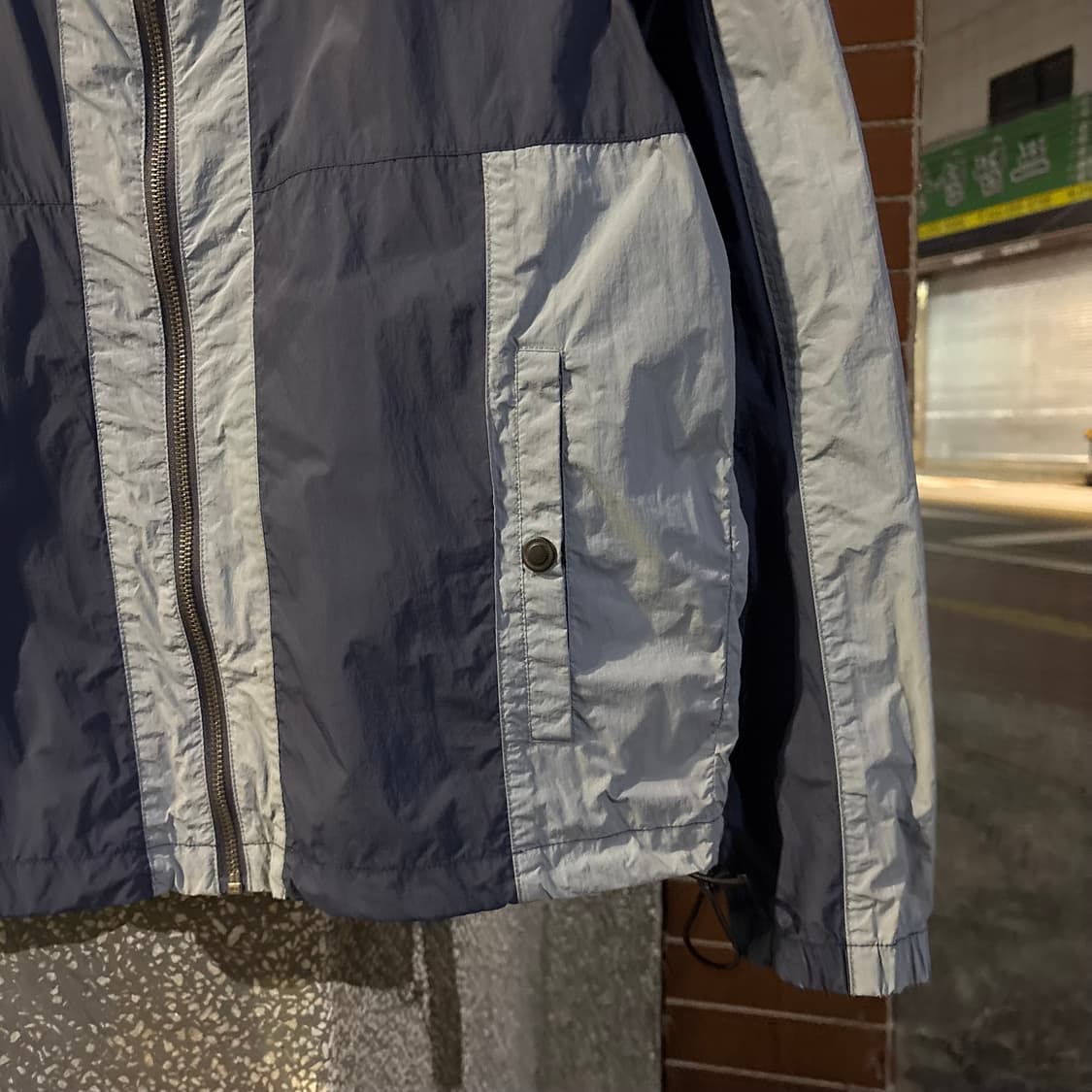 알마니 익스체인지 칼라 블록 나일론 바람막이 자켓 상품이미지4