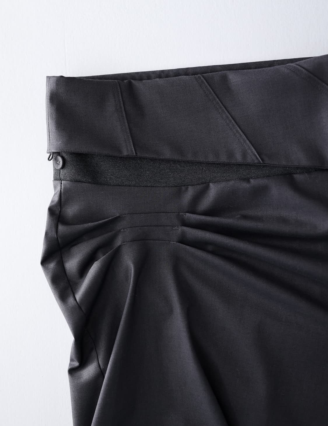 울리카상투스 브레이스 핀턱 스커트(그라파이트) 상품이미지3