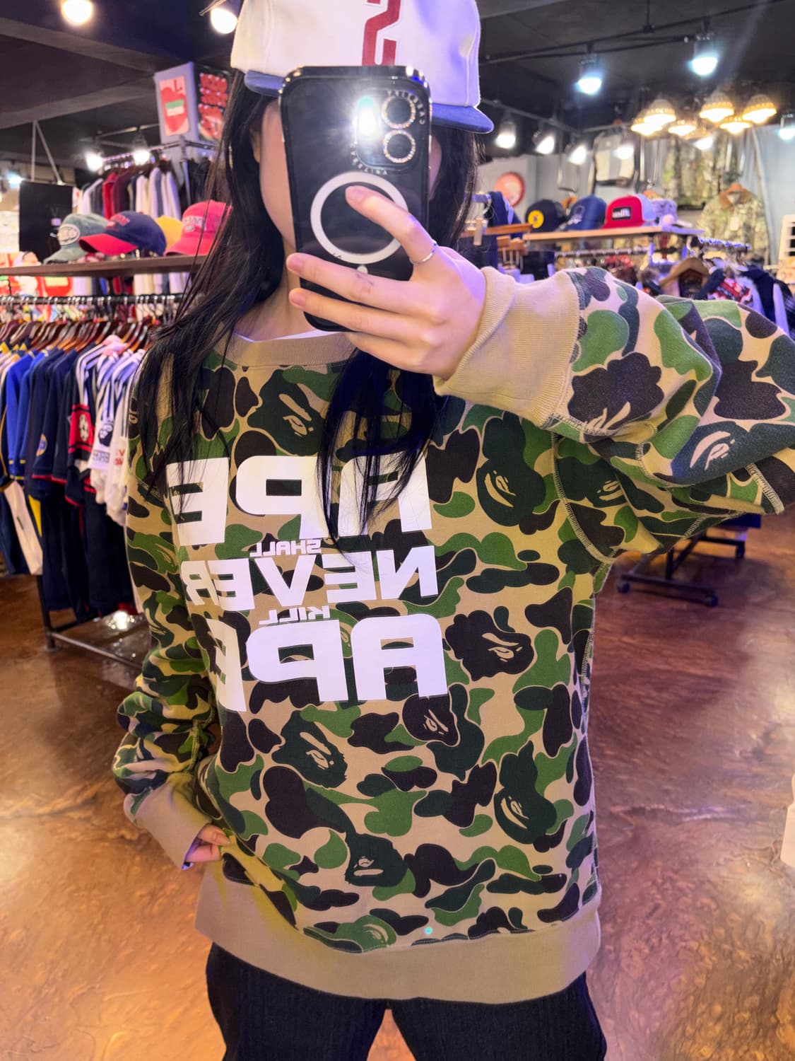 베이프 퍼스트 카모 에이프 쉘 네버 킬 에이프 맨투맨 상품이미지1