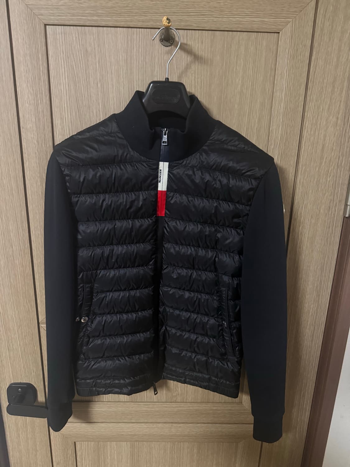 몽클레어 MAGLIA 니트패딩 블랙 상품이미지1