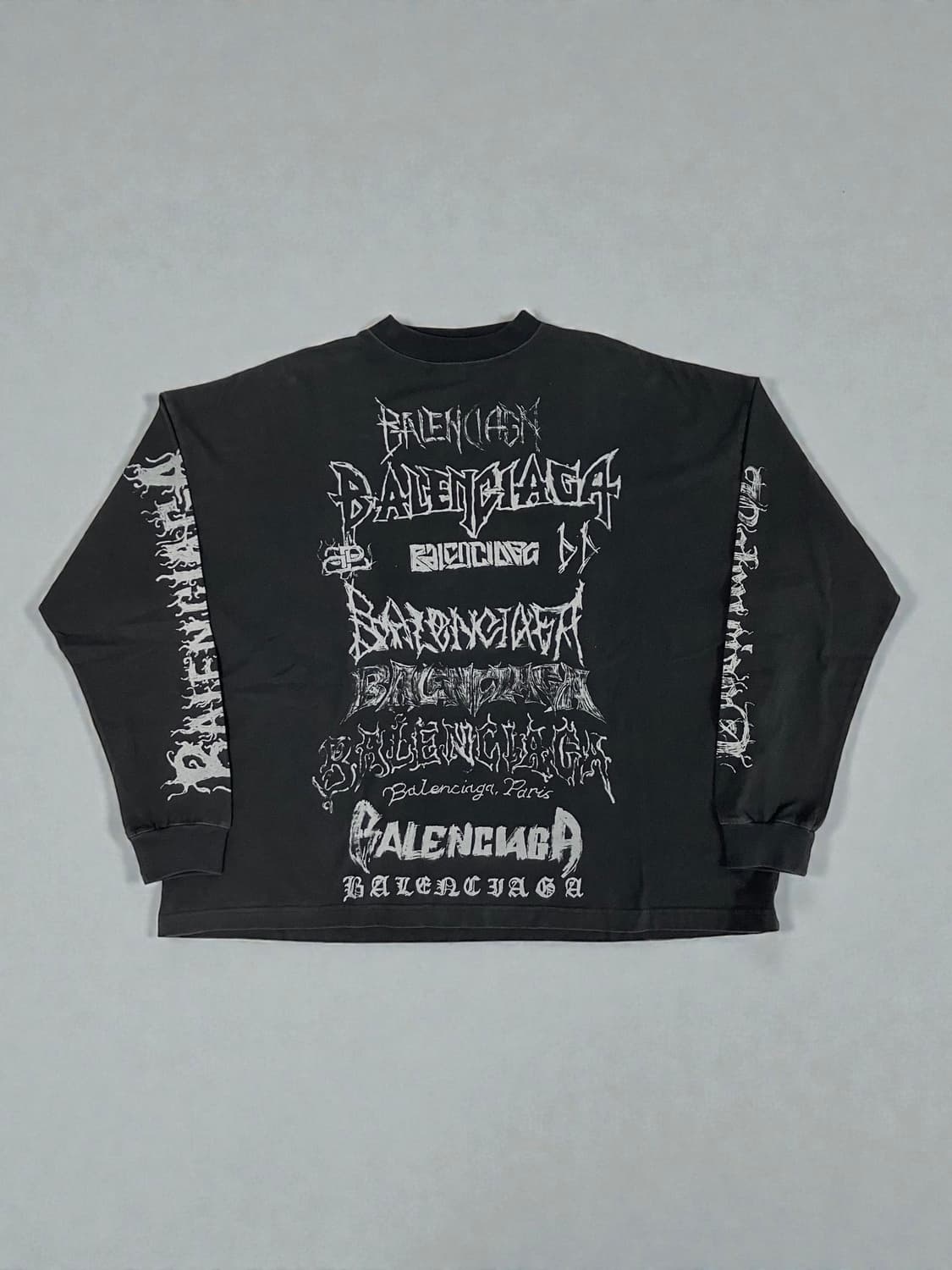 발렌시아가 DIY 메탈 롱 슬리브 티셔츠 미디엄 핏 블랙 2사이즈 상품이미지4