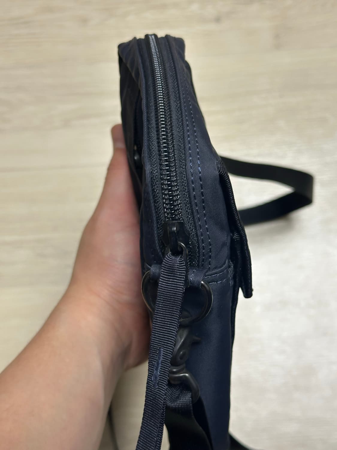 PORTER 요시다 포터 스모키 버티컬 숄더백 네이비 블루 상품이미지4