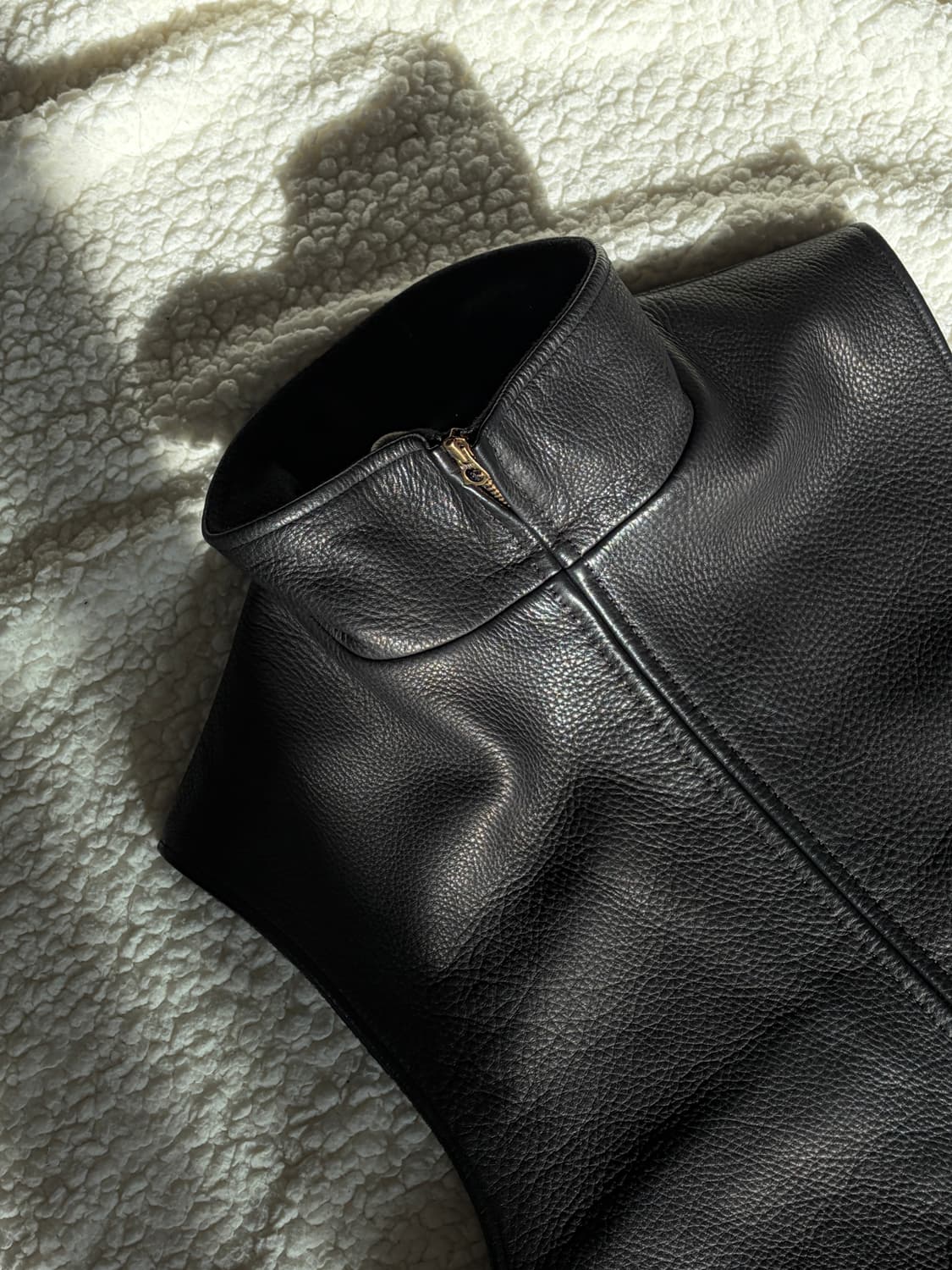 maatee 마티앤선즈 디어 레더 베스트 블랙 3 상품이미지4