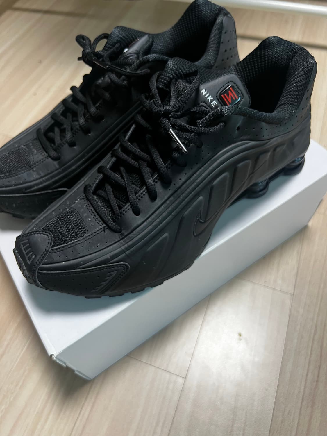 나이키 샥스 R4 상품이미지2