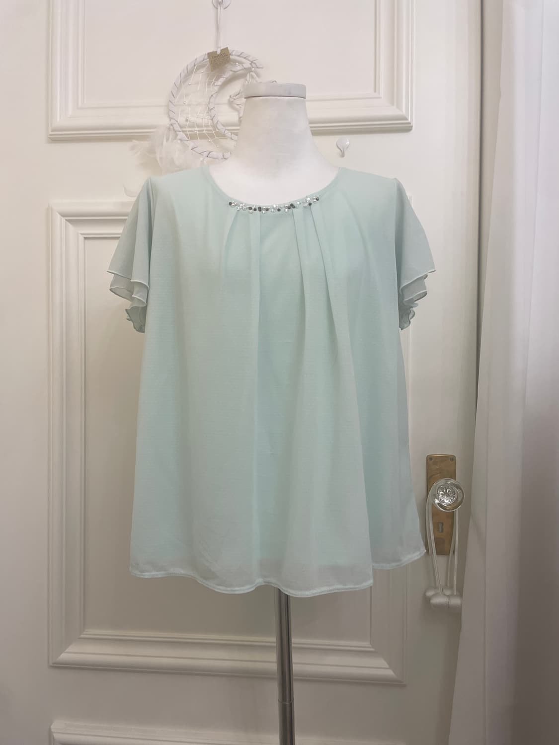 mint beads point ruffle blouse(size-L) 상품이미지1