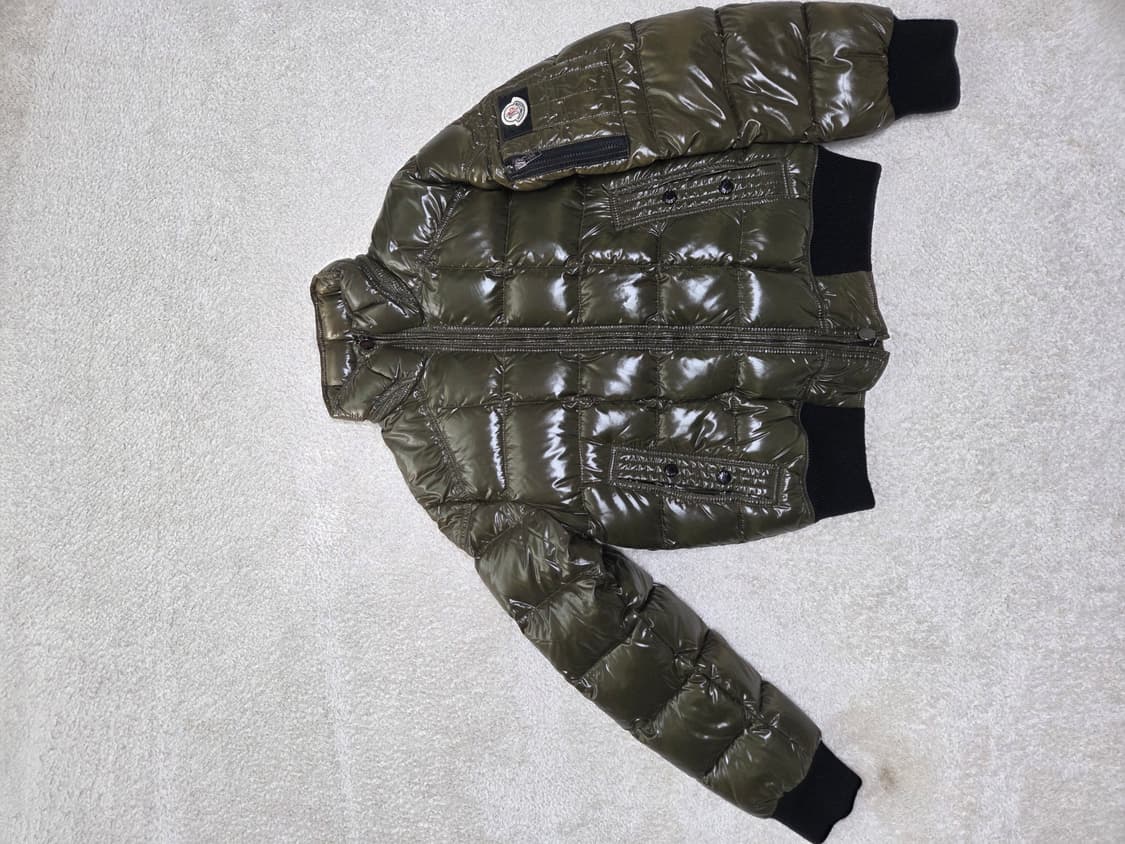 Moncler Auburn classic 카키 봄버 점퍼 상품이미지5