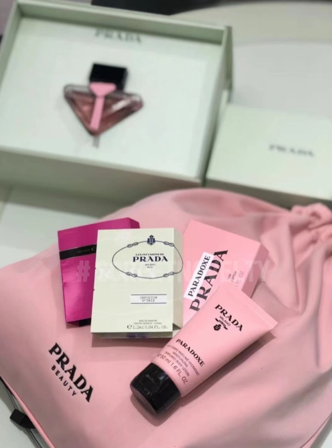 프라다 리미티드 양면 리버시블 백팩 핑크&블랙 상품이미지8